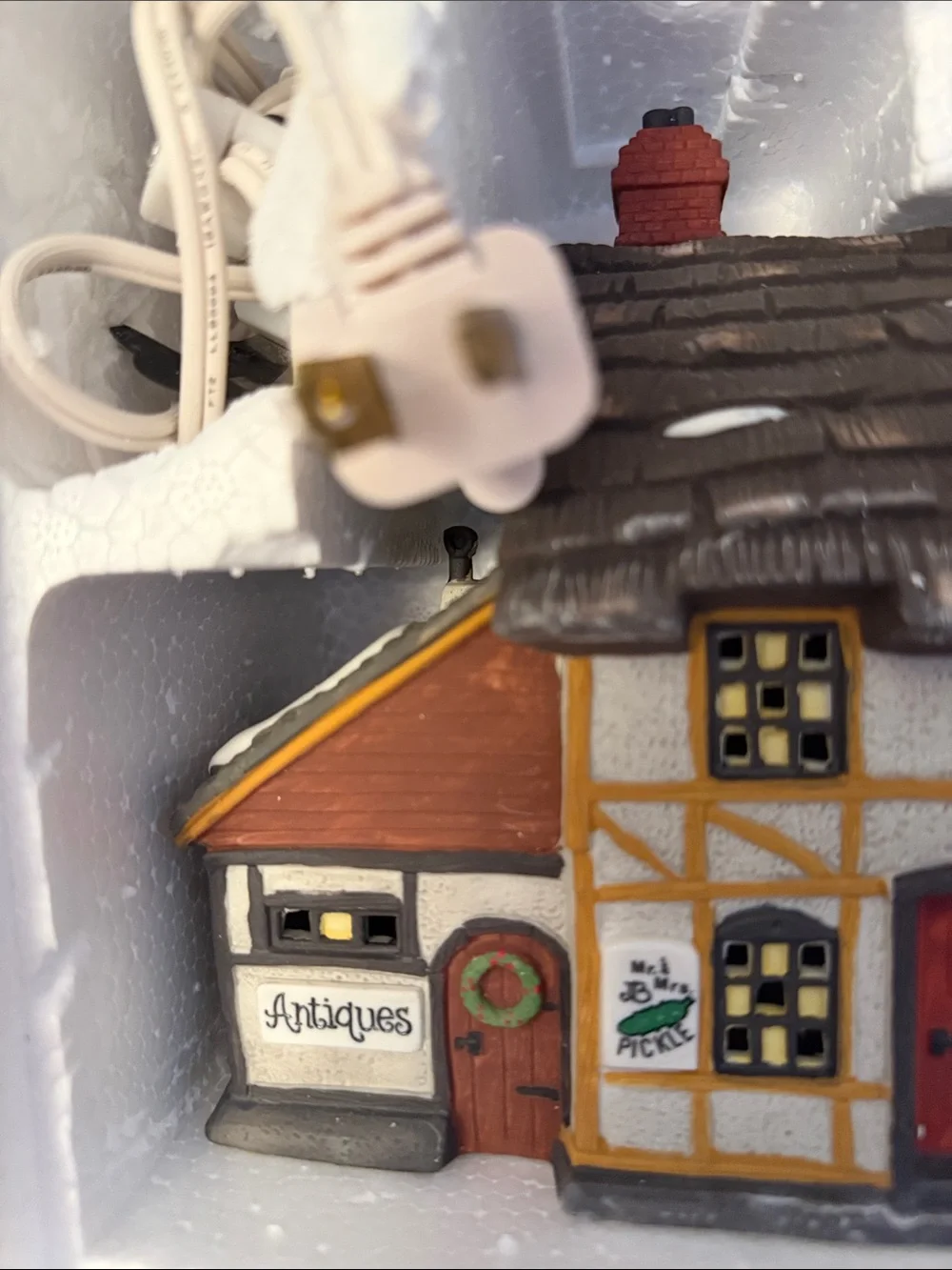 Department 56 Dickens Village Series Mr & Mrs Pickle